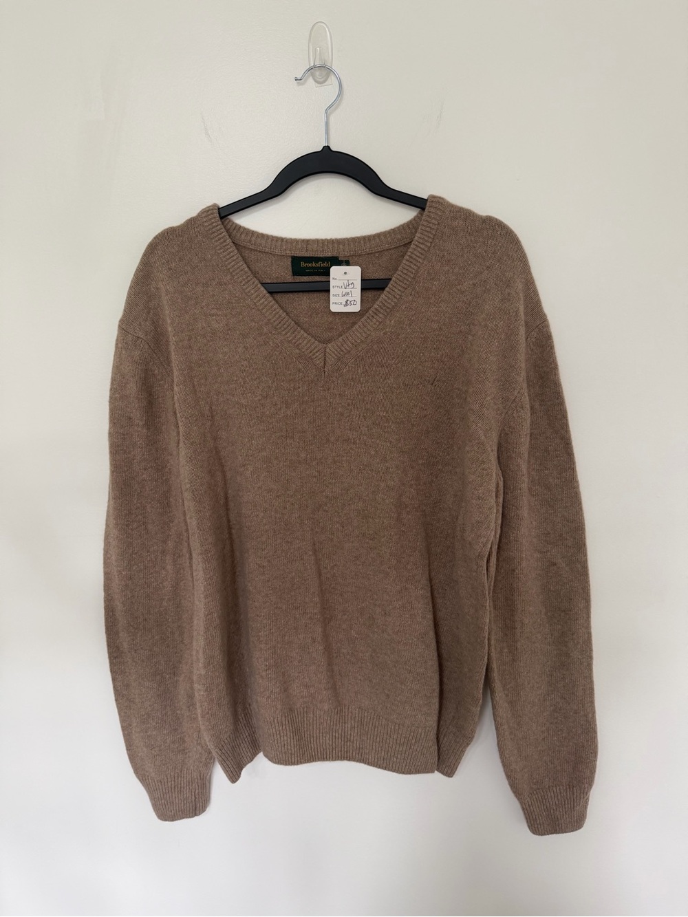 BROOKSFIELD Made In Italy Men’s Beige Wool V-neck Sweater. GG or XL.Quiet Luxury